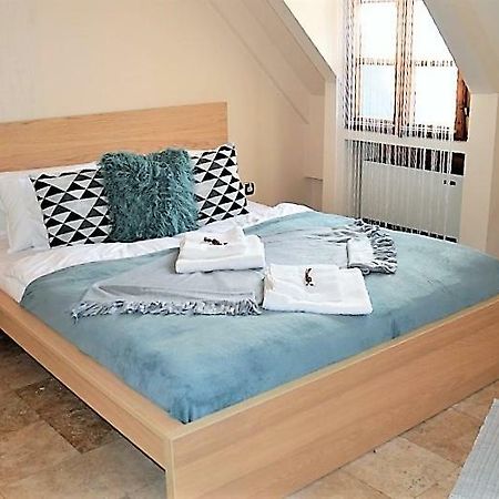 Downtown Apartments Superior Gyor Luaran gambar
